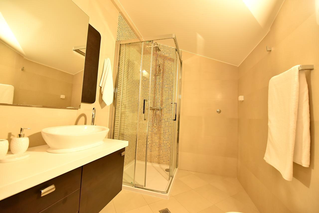 Maniva Penthouse By The Sea Apartment Kotor Exterior photo