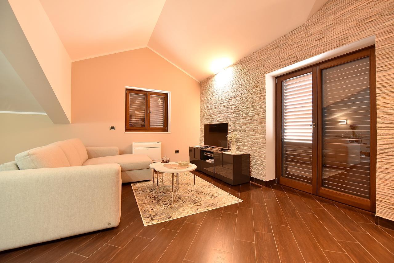 Maniva Penthouse By The Sea Apartment Kotor Exterior photo